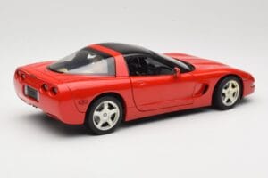 Chevrolet Corvette C5 Targa Rood UT Models 1:18 21001 Metaal — afbeelding 3 van 8
