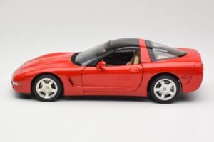 Chevrolet Corvette C5 Targa Rood UT Models 1:18 21001 Metaal — afbeelding 4 van 8