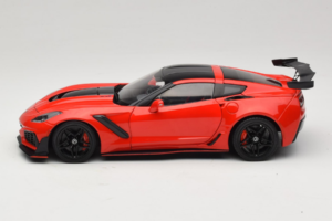 Chevrolet Corvette C7 ZR1 Torch Red IXO 1:18 18RDC243-FO Metaal — afbeelding 4 van 8