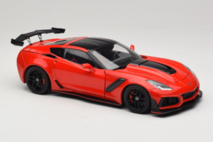 Chevrolet Corvette C7 ZR1 Torch Red IXO 1:18 18RDC243-FO Metaal — afbeelding 6 van 8