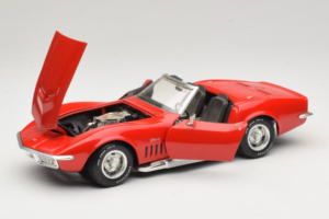 Chevrolet Corvette C3 Cabriolet Rood Revell 1:18 8833-P1 Metaal — afbeelding 2 van 8