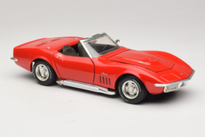 Chevrolet Corvette C3 Cabriolet Rood Revell 1:18 8833-P1 Metaal — afbeelding 6 van 8