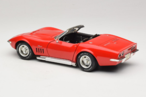 Chevrolet Corvette C3 Cabriolet Rood Revell 1:18 8833-P1 Metaal — afbeelding 7 van 8