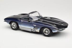 Chevrolet Corvette Mako Shark Donkerblauw UT Models 1:18 21061 Metaal — afbeelding 6 van 8