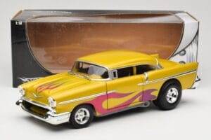 Chevrolet Custom Geel met Vlam Hot Wheels 1:18 21356 Metaal — afbeelding 8 van 8