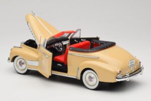 Chevrolet Deluxe Cabriolet Beige Eagle Collectibles 1:18 3022518 Metaal — afbeelding 5 van 8