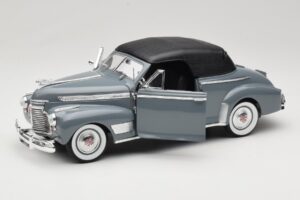 Chevrolet Deluxe Cabriolet Met Softtop Grijs Eagles Race 1:18 7497276 Metaal — afbeelding 2 van 8