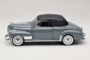 Chevrolet Deluxe Cabriolet Met Softtop Grijs Eagles Race 1:18 7497276 Metaal — afbeelding 4 van 8