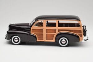 Chevrolet Fleetmaster Woody Zwart & Wood Panels Maisto 1:18 43697545B Metaal — afbeelding 4 van 8