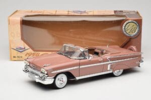 Chevrolet Impala Cabriolet Bruin Motormax 1:18 73112 Metaal — afbeelding 8 van 8