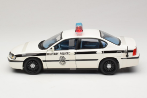 Chevrolet Impala Military Police Maisto 1:18 36611 Metaal — afbeelding 3 van 6