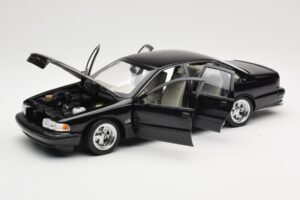 Chevrolet Impala SS Zwart AUTOart 1:18 71091 Metaal — afbeelding 2 van 8