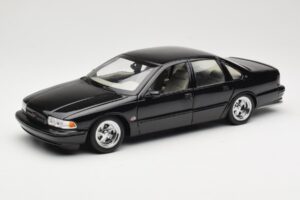 Chevrolet Impala SS Zwart AUTOart 1:18 71091 Metaal