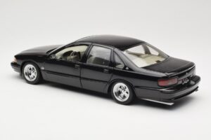 Chevrolet Impala SS Zwart AUTOart 1:18 71091 Metaal — afbeelding 7 van 8