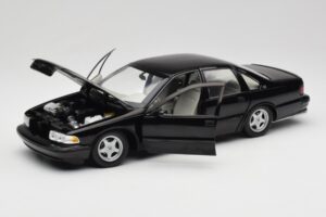 Chevrolet Impala SS Zwart UT Models 1:18 21031 Metaal — afbeelding 2 van 8