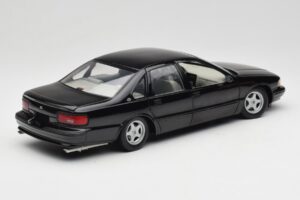 Chevrolet Impala SS Zwart UT Models 1:18 21031 Metaal — afbeelding 3 van 8