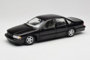 Chevrolet Impala SS Zwart UT Models 1:18 21031 Metaal