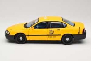 Chevrolet Impala Taxi Maisto 1:18 36617 Metaal — afbeelding 4 van 8