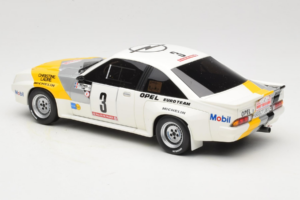 Opel Manta 400 Group B Rally Tour de Corse 1984 Met Chevrolet G30 Servicebus Otto 1:18 OT491 Hars — afbeelding 12 van 13