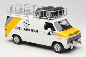Opel Manta 400 Group B Rally Tour de Corse 1984 Met Chevrolet G30 Servicebus Otto 1:18 OT491 Hars — afbeelding 7 van 13