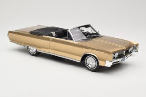 Chrysler Newport Cabriolet Gold Metallic BoS Models 1:18 BOS273 Hars — afbeelding 4 van 6