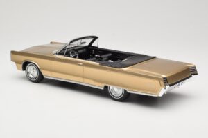 Chrysler Newport Cabriolet Gold Metallic BoS Models 1:18 BOS273 Hars — afbeelding 5 van 6