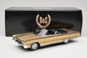 Chrysler Newport Cabriolet Gold Metallic BoS Models 1:18 BOS273 Hars — afbeelding 6 van 6