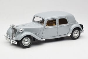 Citroen 15CV 6 Cyl Grijs Maisto 1:18 50313 Metaal
