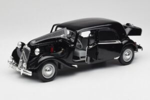 Citroen 15CV 6 Cyl Zwart Maisto 1:18 31821 Metaal — afbeelding 2 van 8