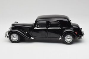 Citroen 15CV 6 Cyl Zwart Maisto 1:18 31821 Metaal — afbeelding 4 van 8