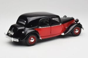 Citroen 15CV 6 Cyl Zwart & Rood Valmy Maisto 1:18 56009 Metaal — afbeelding 3 van 8
