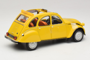 Citroen 2CV 6 Club Mimosa Yellow Norev 1:18 181496 Metaal — afbeelding 2 van 6