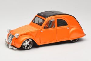 Citroen 2CV Oranje Maisto 1:18 31321 Metaal