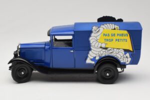 Citroen C4 F Pas de Pneus Trop Petit Blauw Solido 1:18 151235-00 Metaal — afbeelding 4 van 8