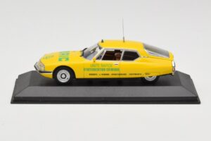 Citroen SM Maserati Unite Rapide d'Intervention Chimique Minichamps 1:43 400111091 Metaal
