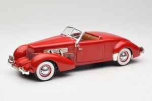 Cord 812 Cabriolet Rood American Muscle 1:18 32158 Metaal
