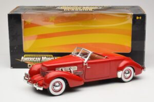 Cord 812 Cabriolet Rood American Muscle 1:18 32158 Metaal — afbeelding 8 van 8