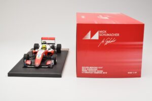 Dallara Mercedes F317 #4 M. Schumacher Prema Theodore Racing European F3 Champion 2018 Minichamps 1:18 517181804 Metaal — afbeelding 6 van 6