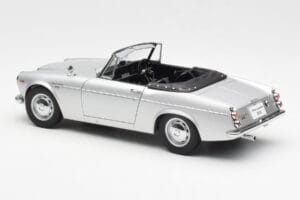 Datsun Fairlady 2000 SR311 Roadster Zilver AUTOart 1:18 77432 Metaal — afbeelding 7 van 8