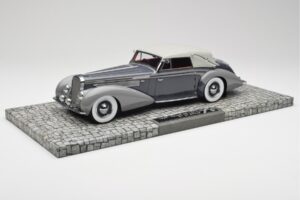 Delage D8 120 Cabriolet Grijs & Donkergrijs Minichamps 1:18 107115134 Metaal