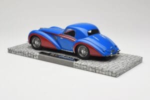 Delahaye Type 145 V12 Coupe Blauw Rood Minichamps 1:18 107116121 Hars — afbeelding 5 van 6