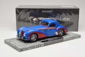 Delahaye Type 145 V12 Coupe Blauw Rood Minichamps 1:18 107116121 Hars — afbeelding 6 van 6