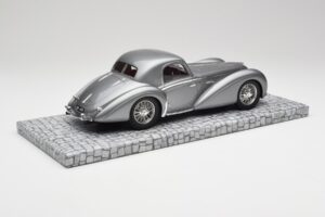 Delahaye Type 145 V12 Coupe Mullin Museum Minichamps 1:18 107116120 Metaal — afbeelding 5 van 6