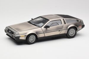 DeLorean DMC-12 LK Zilver Sun Star 1:18 2701 Metaal