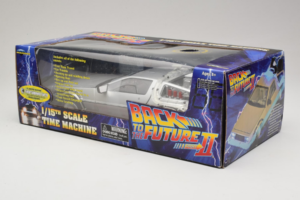 DeLorean DMC-12 Time Machine Back to the Future II Diamond 1:15 210123 Metaal — afbeelding 3 van 3