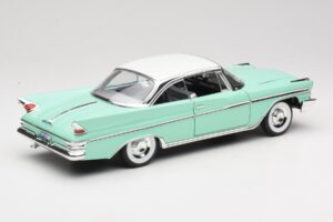 DeSoto Adventurer Groen Road Signature 1:18 92738-R1 Metaal — afbeelding 3 van 8