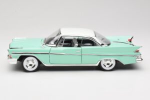 DeSoto Adventurer Groen Road Signature 1:18 92738-R1 Metaal — afbeelding 4 van 8