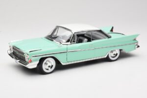 DeSoto Adventurer Groen Road Signature 1:18 92738-R1 Metaal