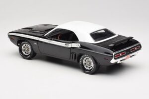 Dodge Challenger R/T Zwart & Wit ERTL 1:18 36549 Metaal — afbeelding 7 van 8