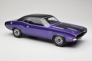 Dodge Challenger R/T Plum Crazy Otto 1:12 G083 Hars — afbeelding 4 van 6